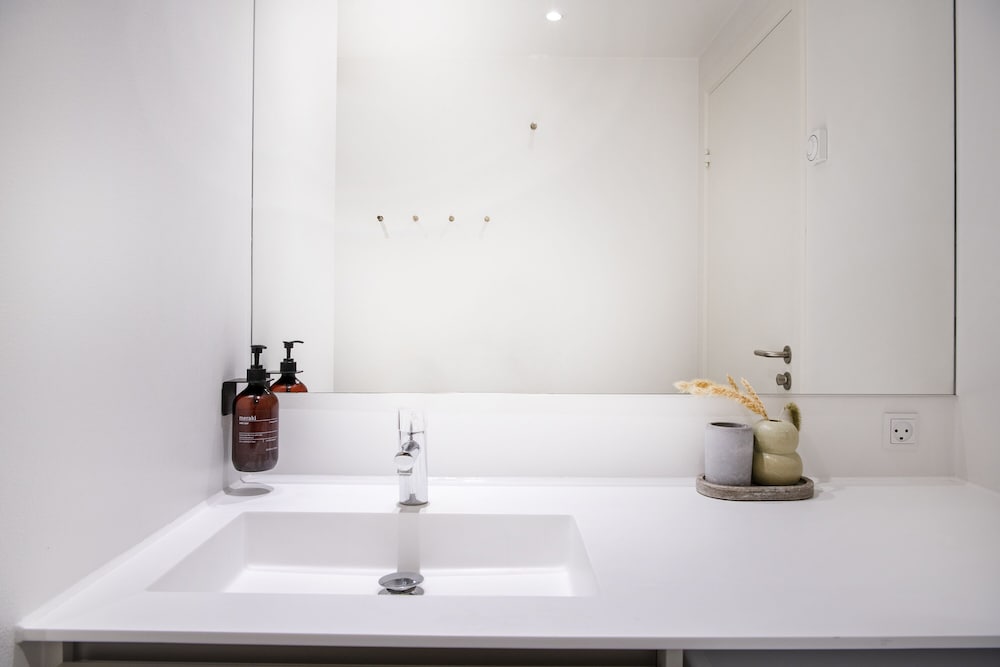 Фото By the Beach Gardens - Into This Place