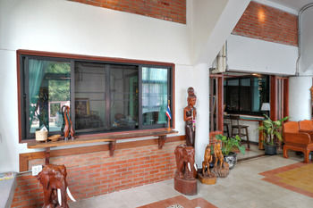 Фото Saengpanya Home Boutique Hotel