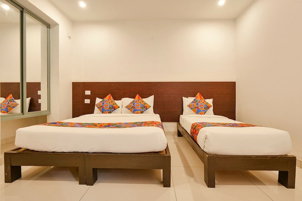 Фото Fabexpress Krishna Suites