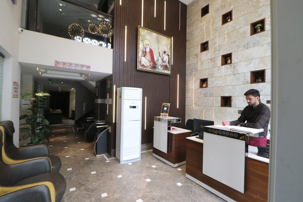 Фото Hotel Oak plaza New Delhi