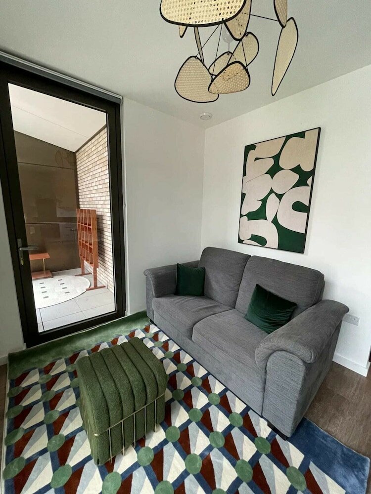 Фото Sleek & Stylish 1bd Flat With Balcony - Old Street