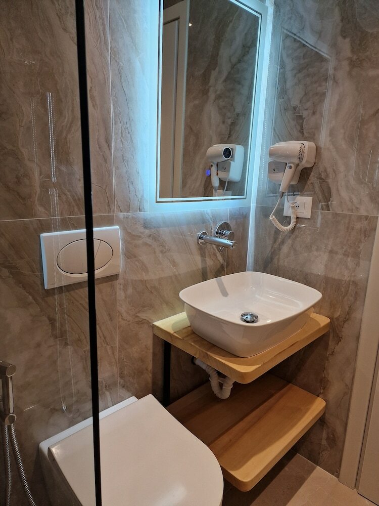 Фото Monel Hotel