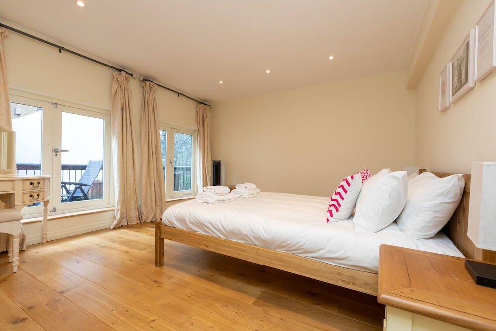 Фото Modern and Bright 3 Bedroom House in Paddington