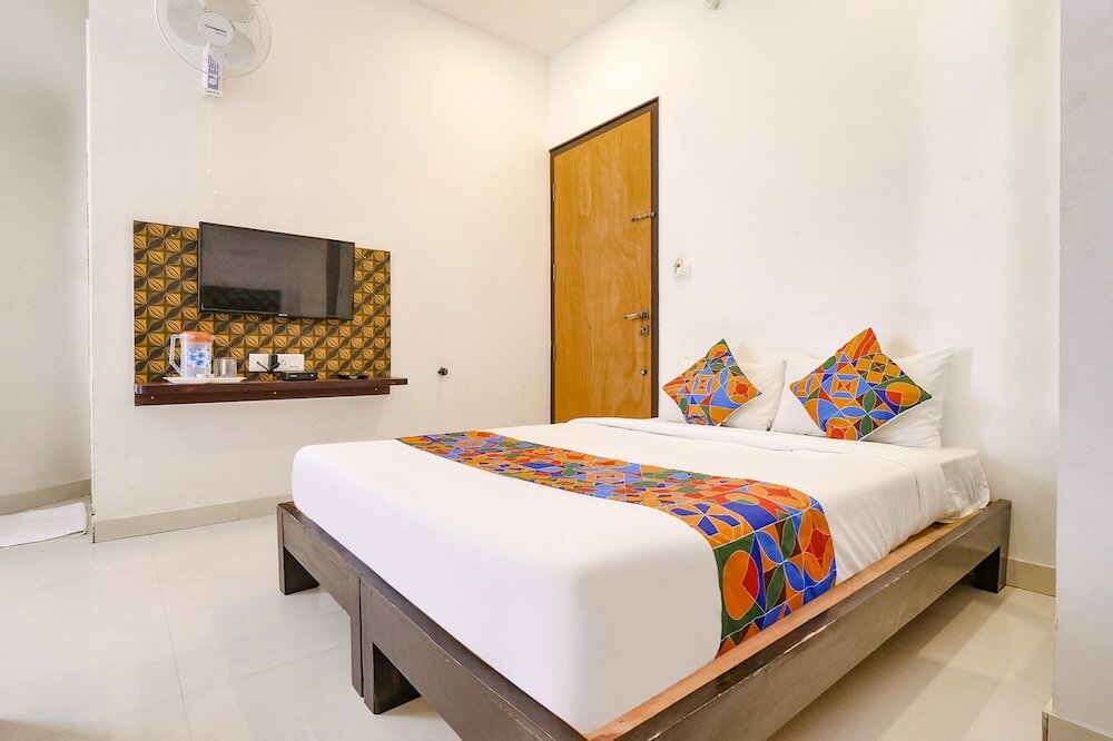 Фото Fabexpress Krishna Suites