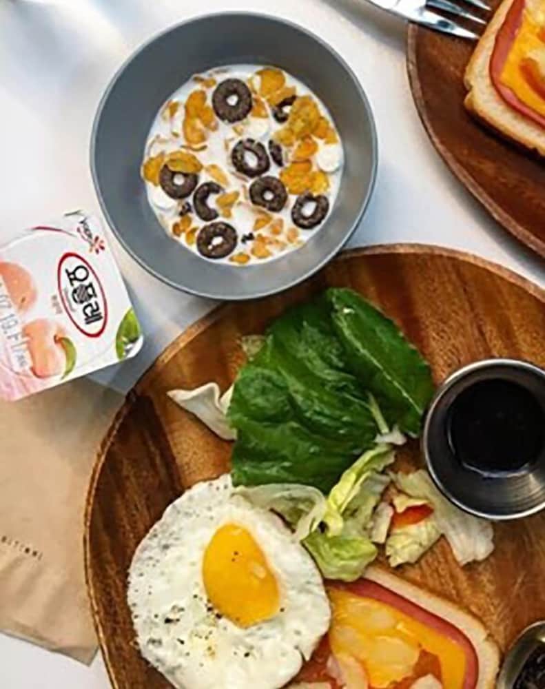 Фото Orbit Cafe & Guesthouse - Hostel