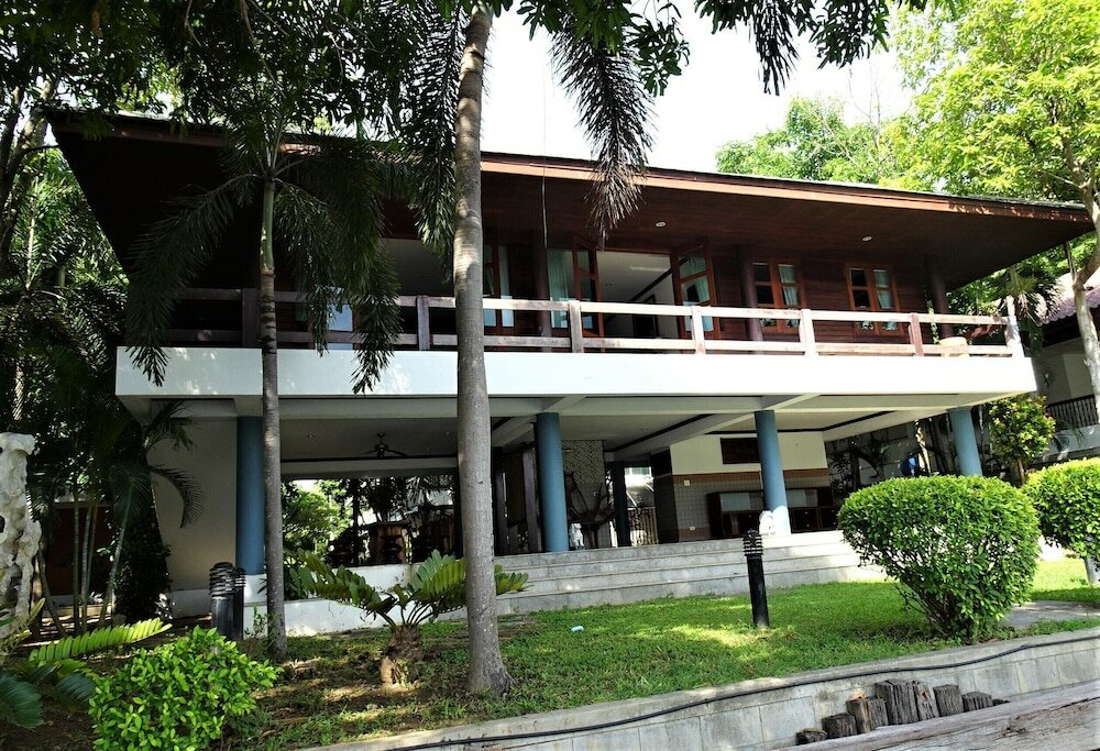 Фото West Wonder Riverside Resort