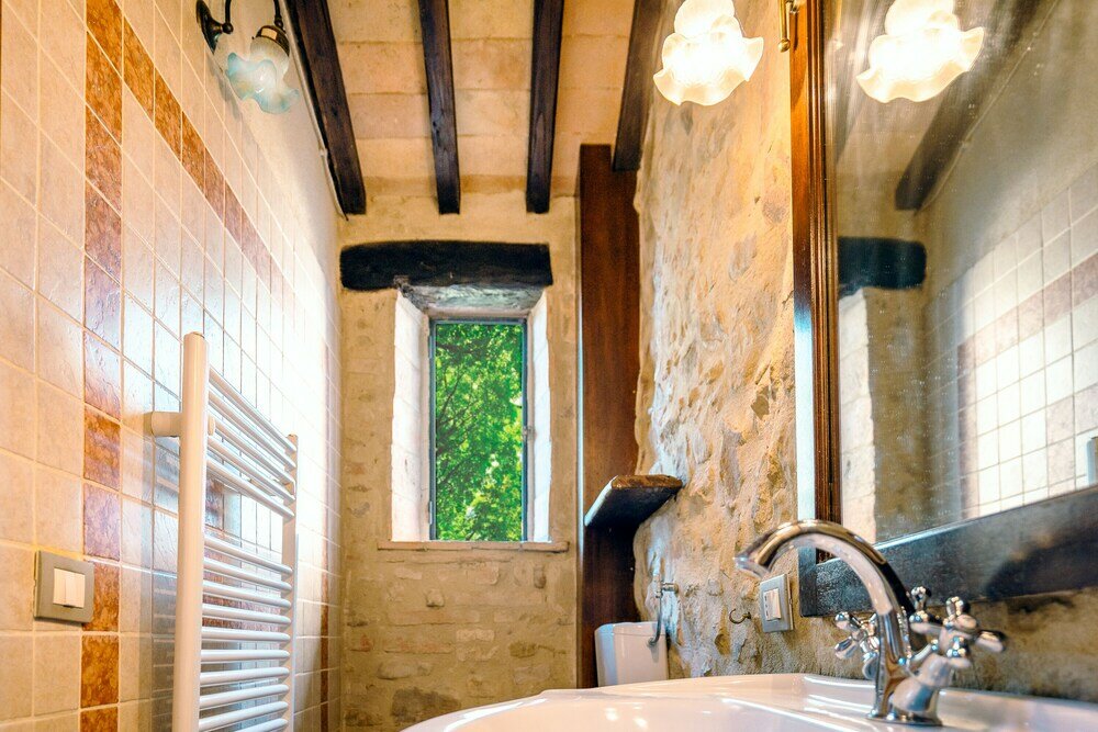 Фото Castello di Cisterna Umbria