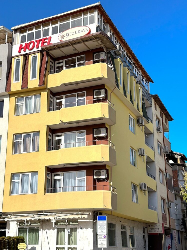 Фото отеля 1