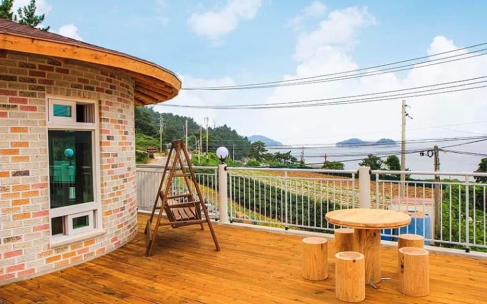 Фото Yeosu Hayanjeongwon Pension