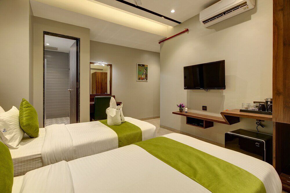 Фото StayBird - Fortune House Business Hotel
