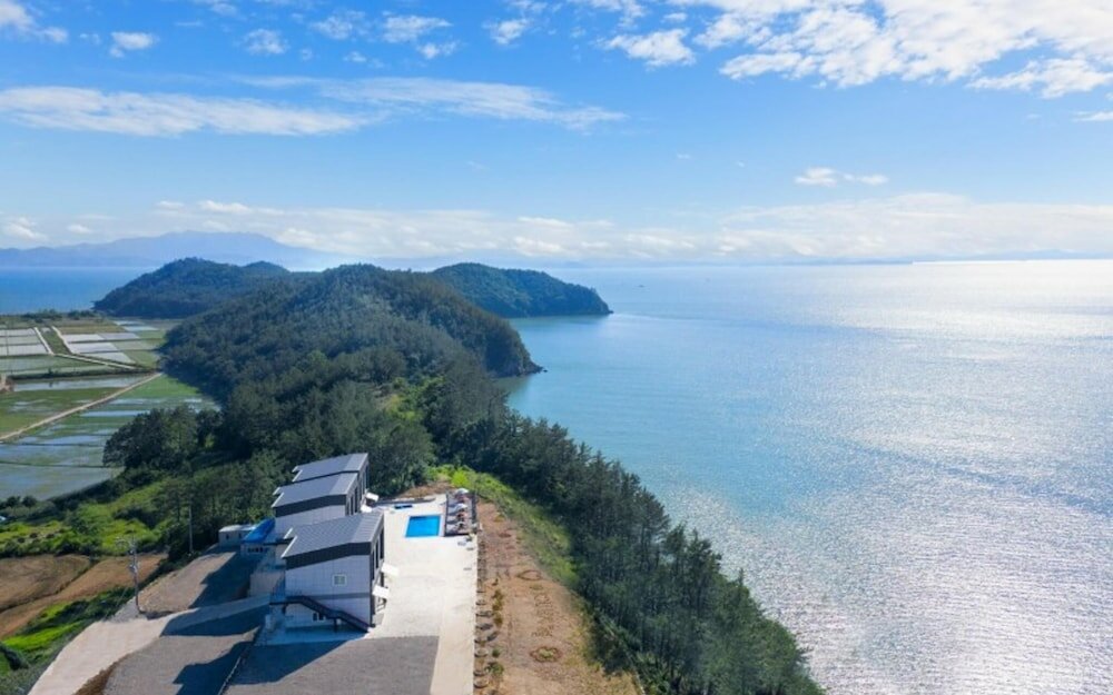 Фото Yeosu Beach Castle Pension