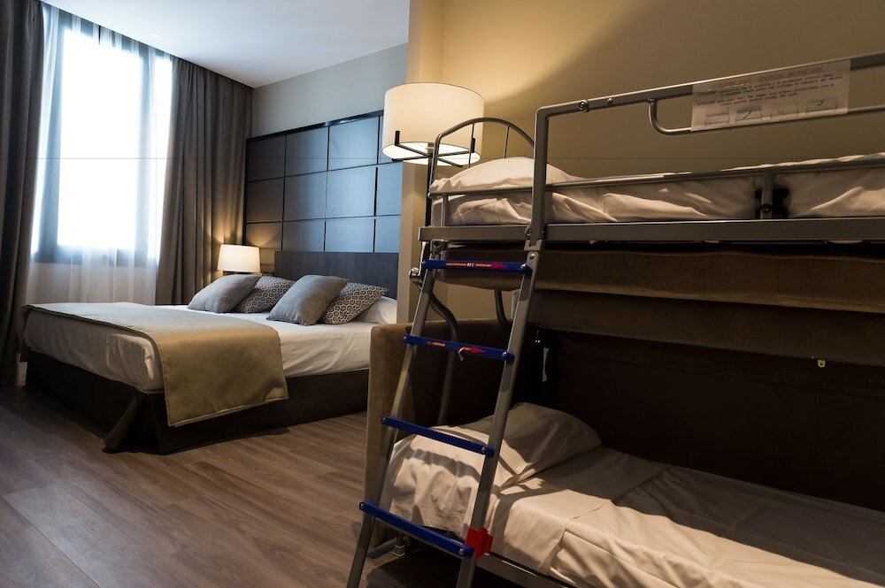 Фото Hotel Palacio de Valderrábanos