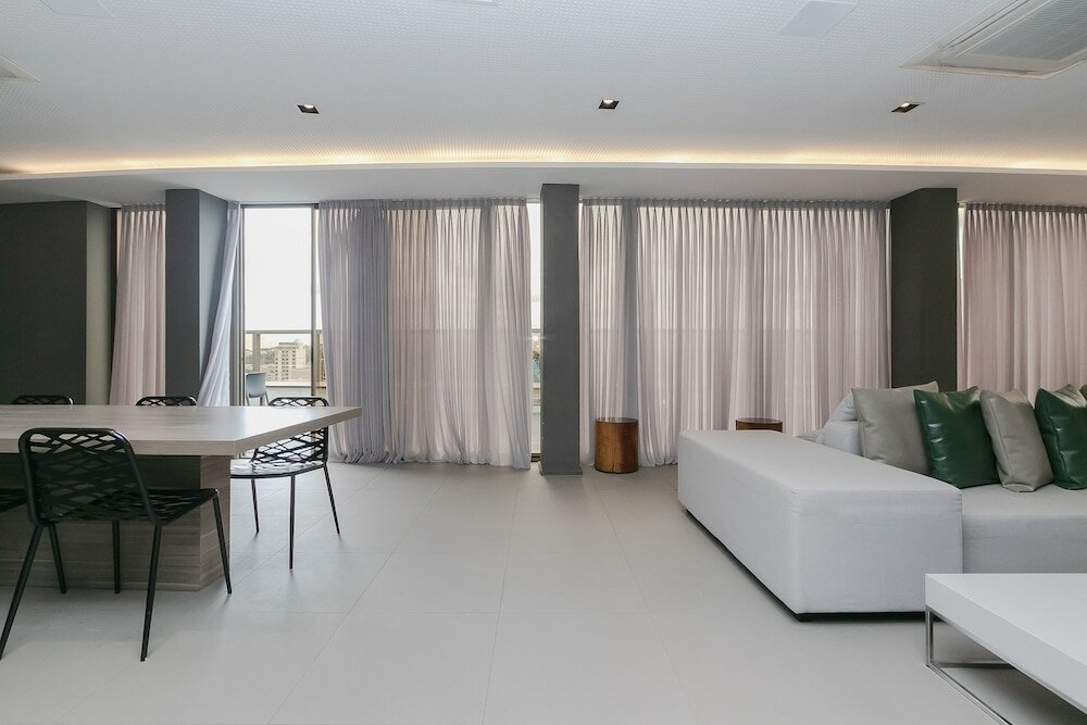 Фото Loft alto padrão com varanda