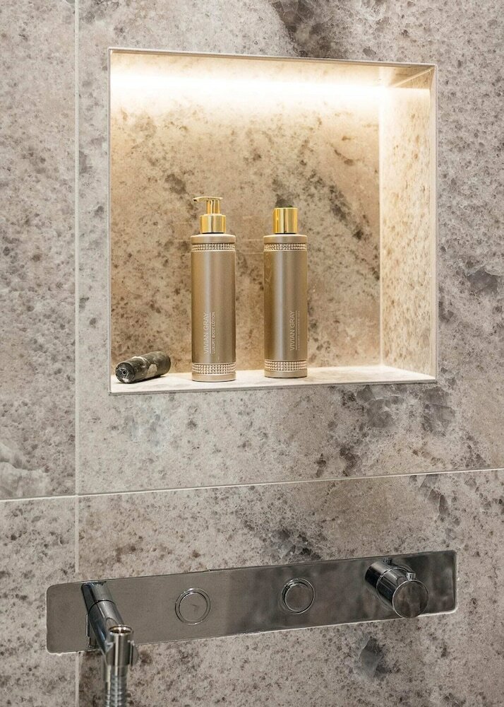 Фото Marble Arch Suite 3-hosted by Sweetstay