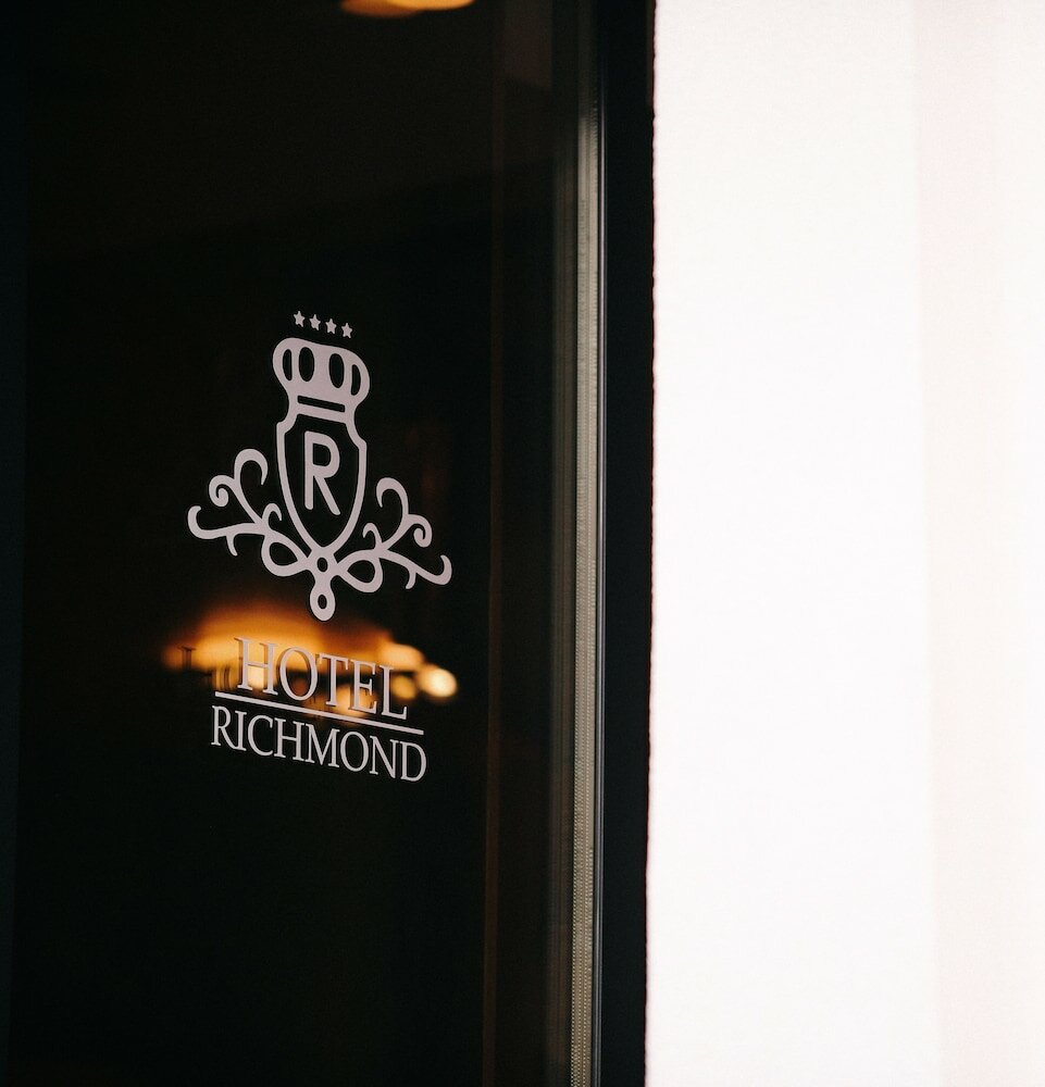 Фото Richmond Hotel