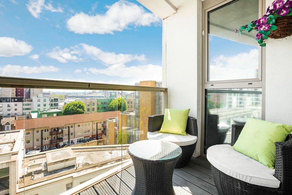 Фото Panoramic London: 3-bed City Oasis
