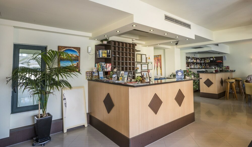 Фото Athina Beach Hotel