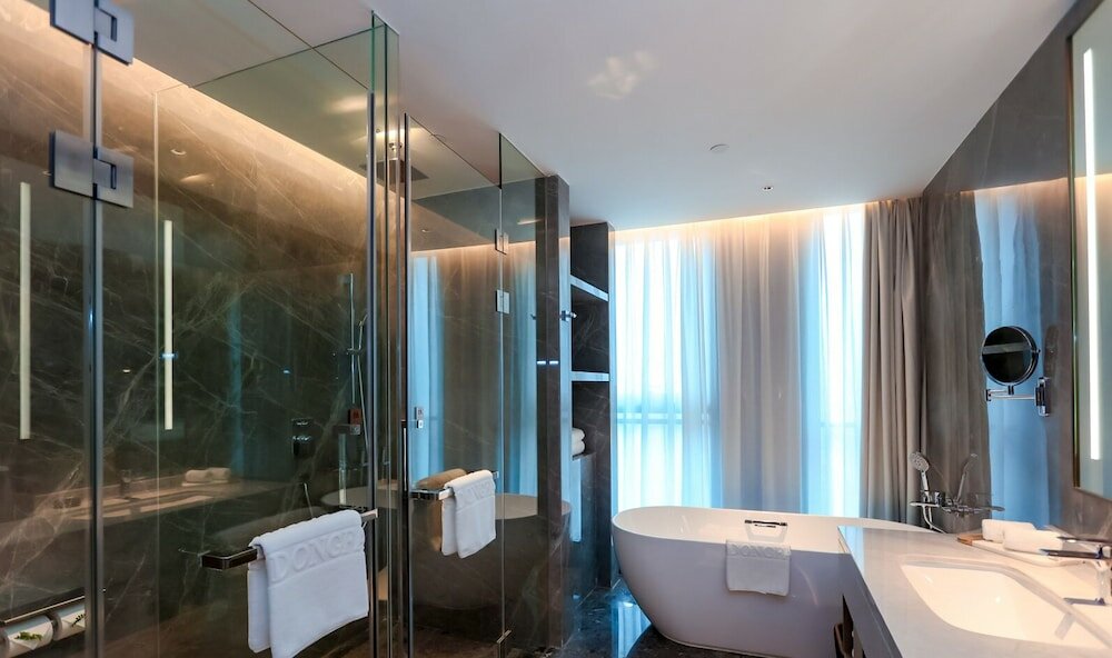 Фото Ln Dongfang Hotel Pazhou