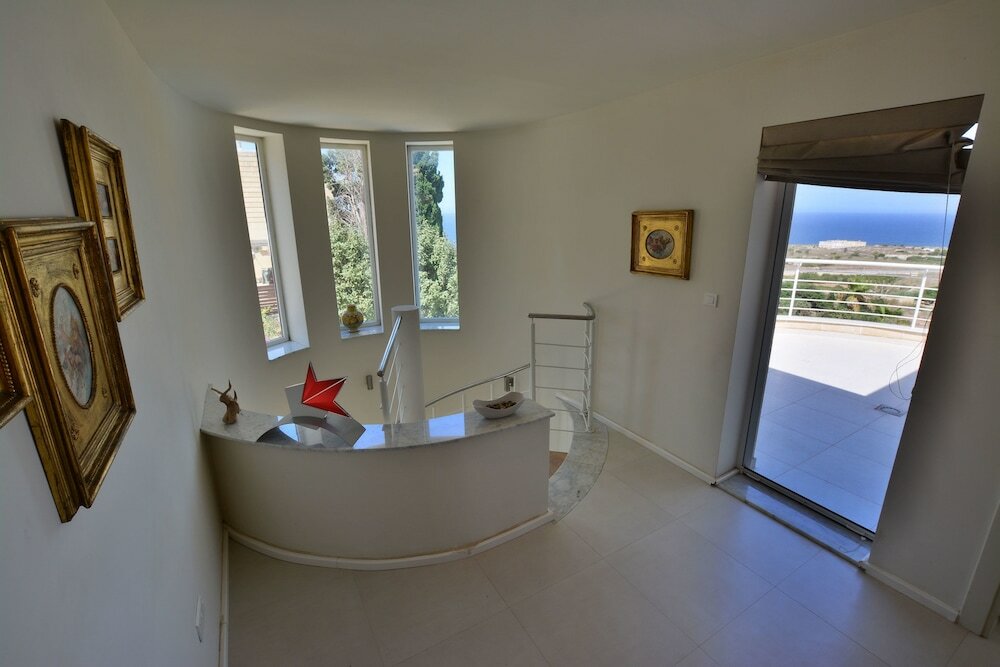 Фото Super 3 Bedroom Villa With Amazing Ocean Views