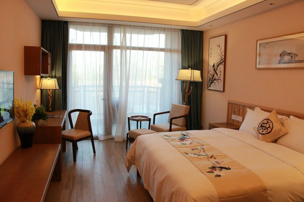 Фото Queshan Lake Arcadia Intl Resort