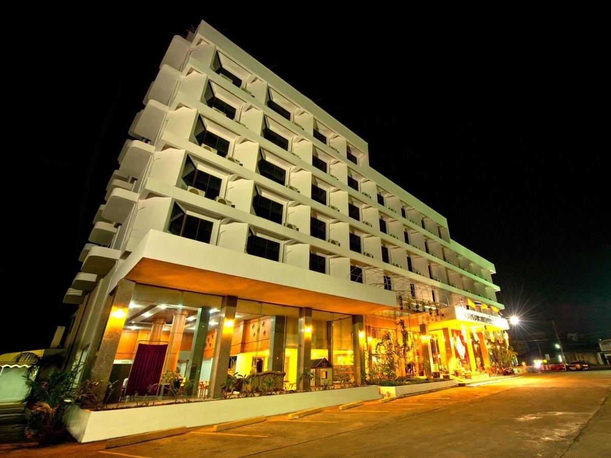 Фото отеля 1