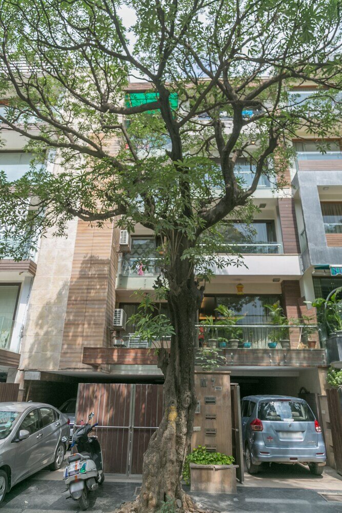 Фото Under My Roof Green Park