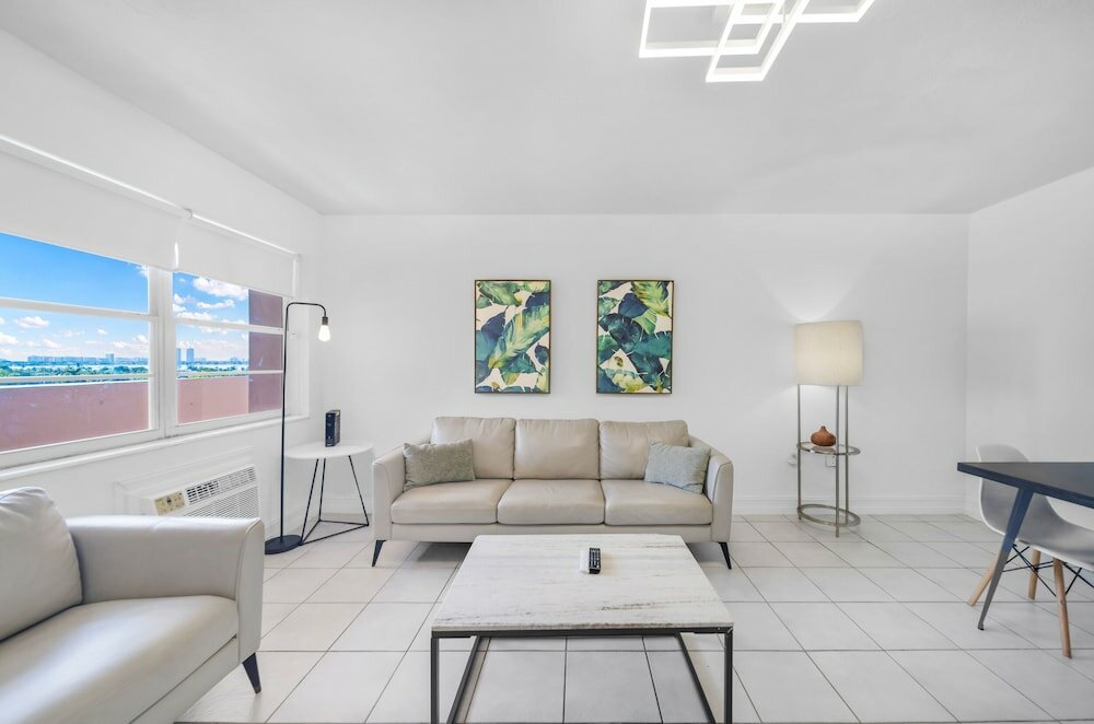 Фото Waterfront One-Bedroom Apt