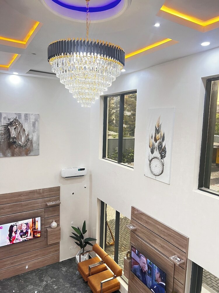 Фото De Rigg Place Victoria Island