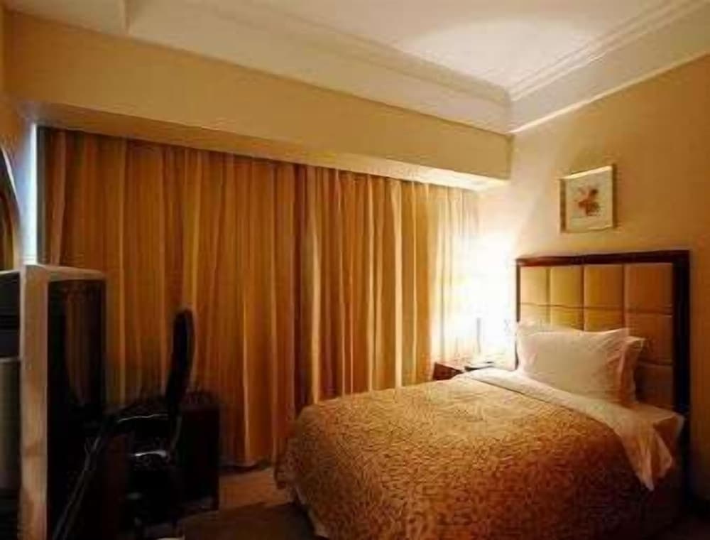 Фото Ramada Plaza Wuhan Optics Valley