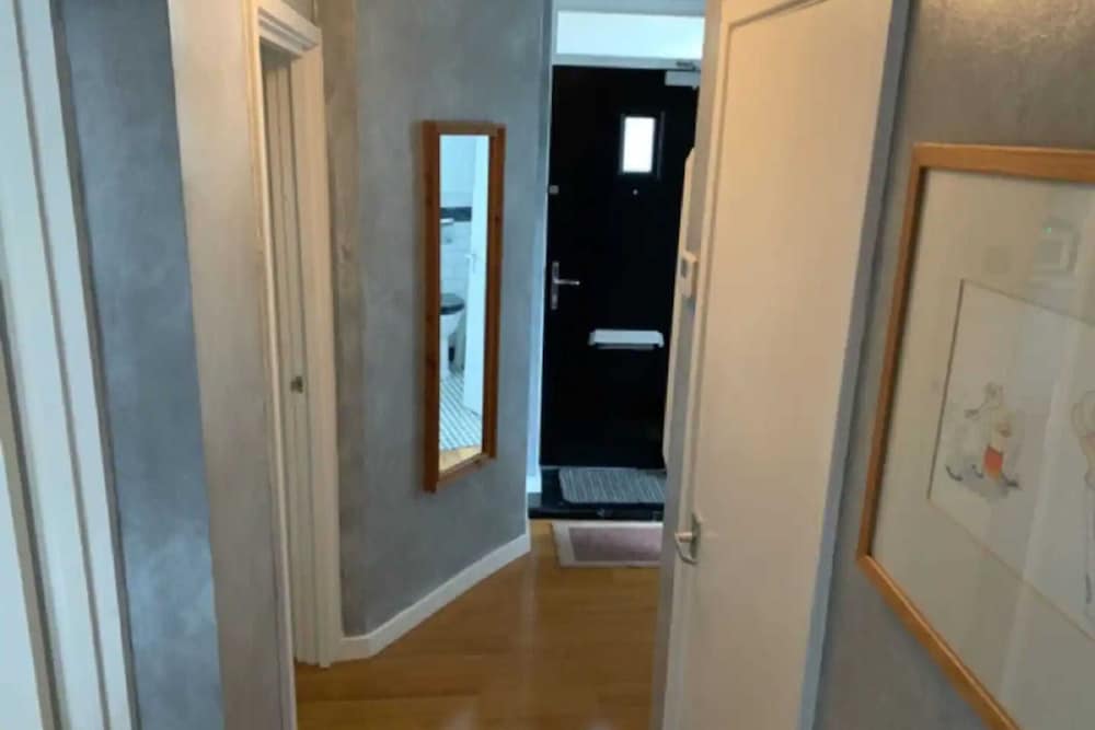 Фото Stunning 2 Bedroom Flat in the Heart of Bermondsey