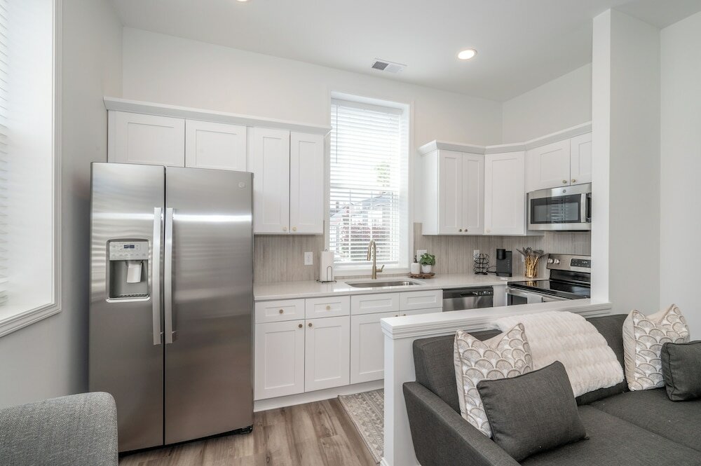 Фото Covington Charm Suites