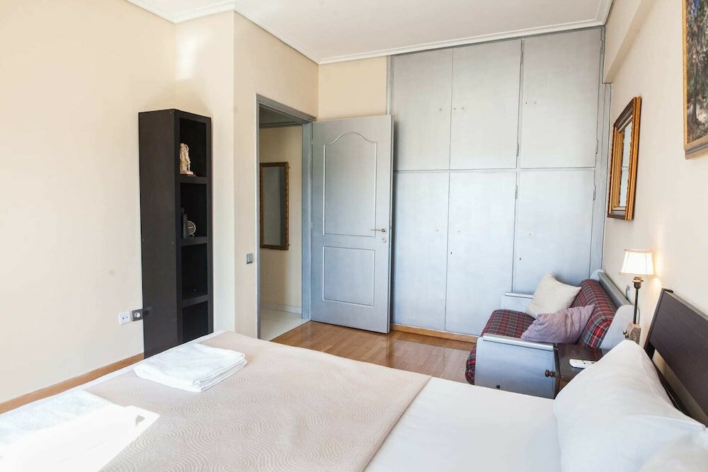 Фото Gorgeous 3 bedrooms apt at Exarcheia