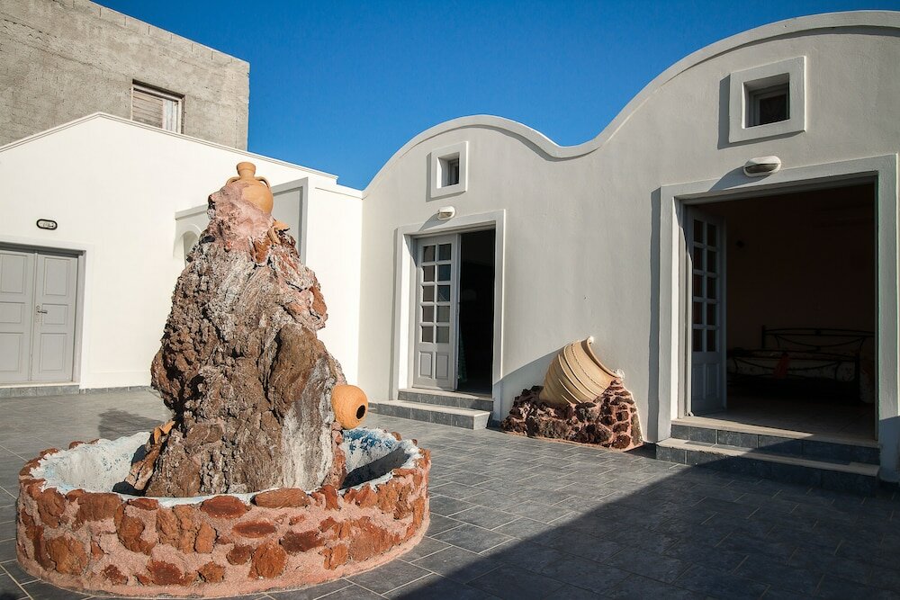 Фото Villa Iliovasilema Santorini