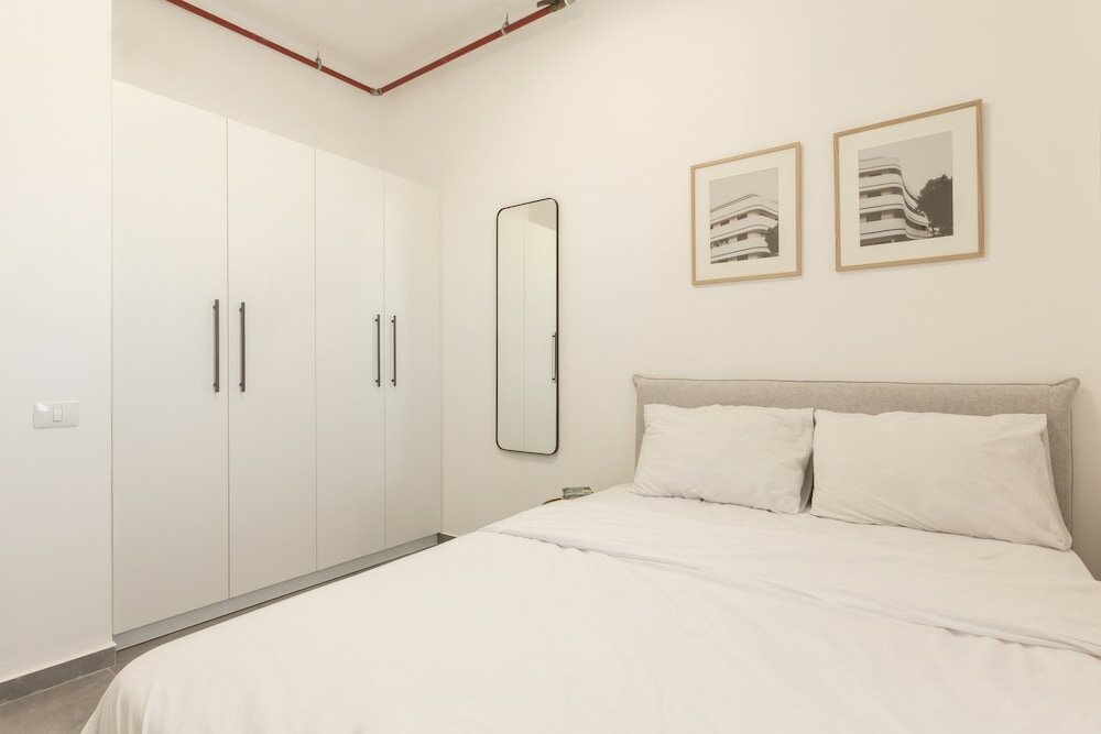 Фото AirTLV - Menachem Begin Apartment