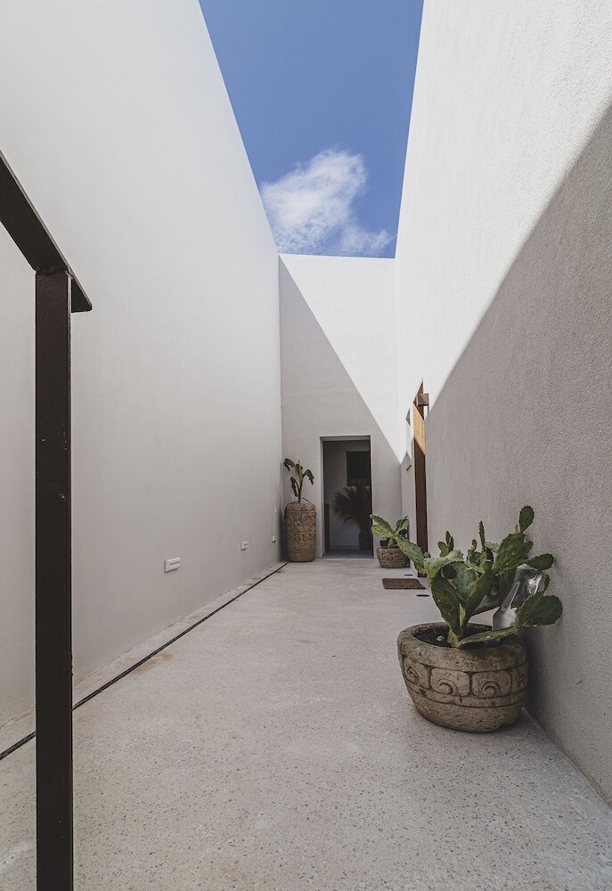 Фото Amethyst Selene Paleros