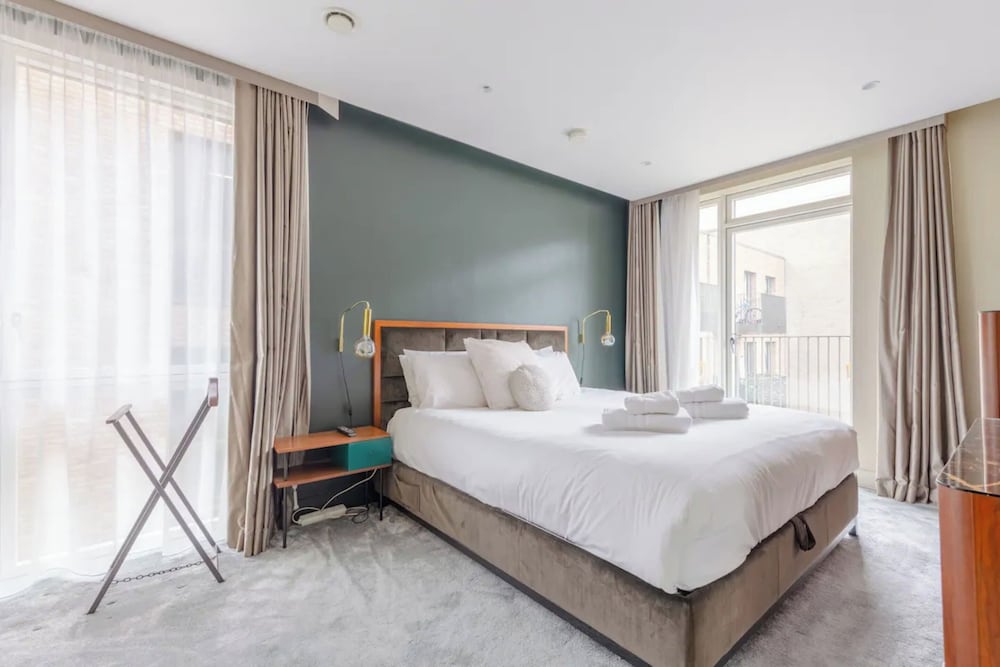 Фото Chic 2bd Flat With Roof Terrace - Kilburn