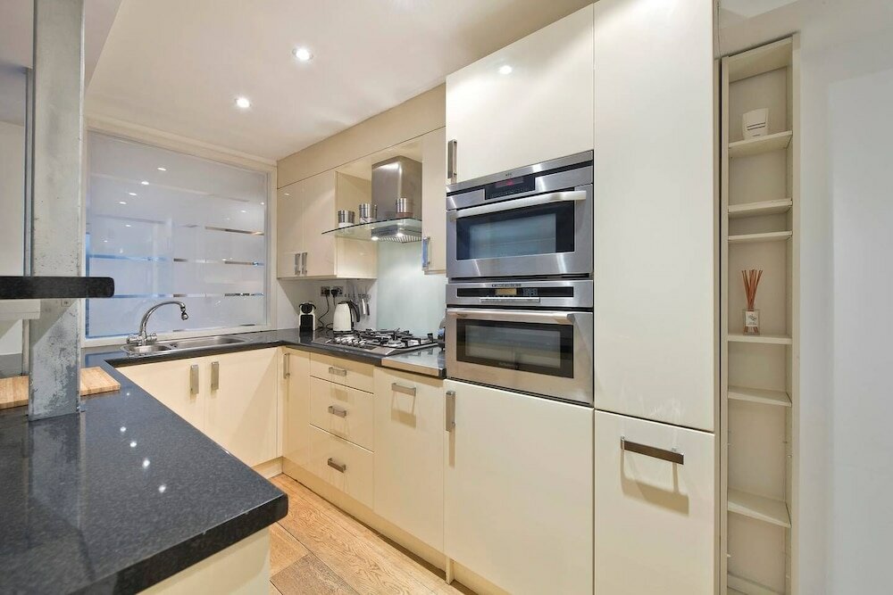 Фото Fantastic 3 Bed Apartment In Earls Court