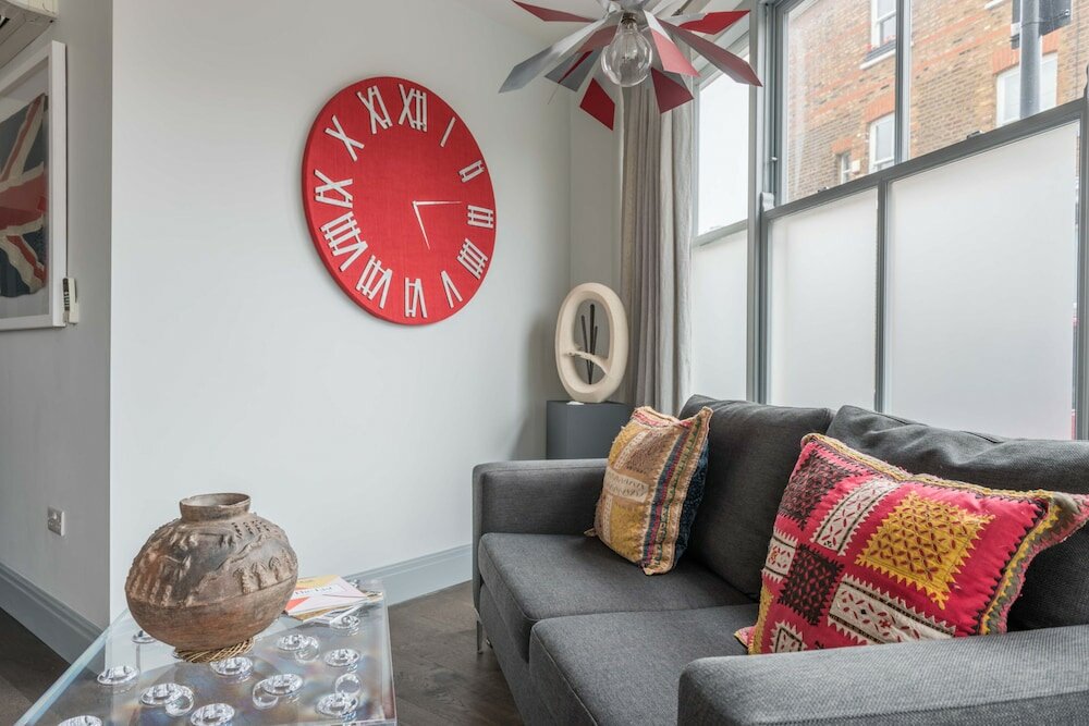 Фото Classic Hammersmith Home by Ravenscourt Park by Underthedoormat