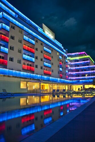 Внешний вид отеля Hotel Europa Splash в Мальграт-де-Маре, фото 1