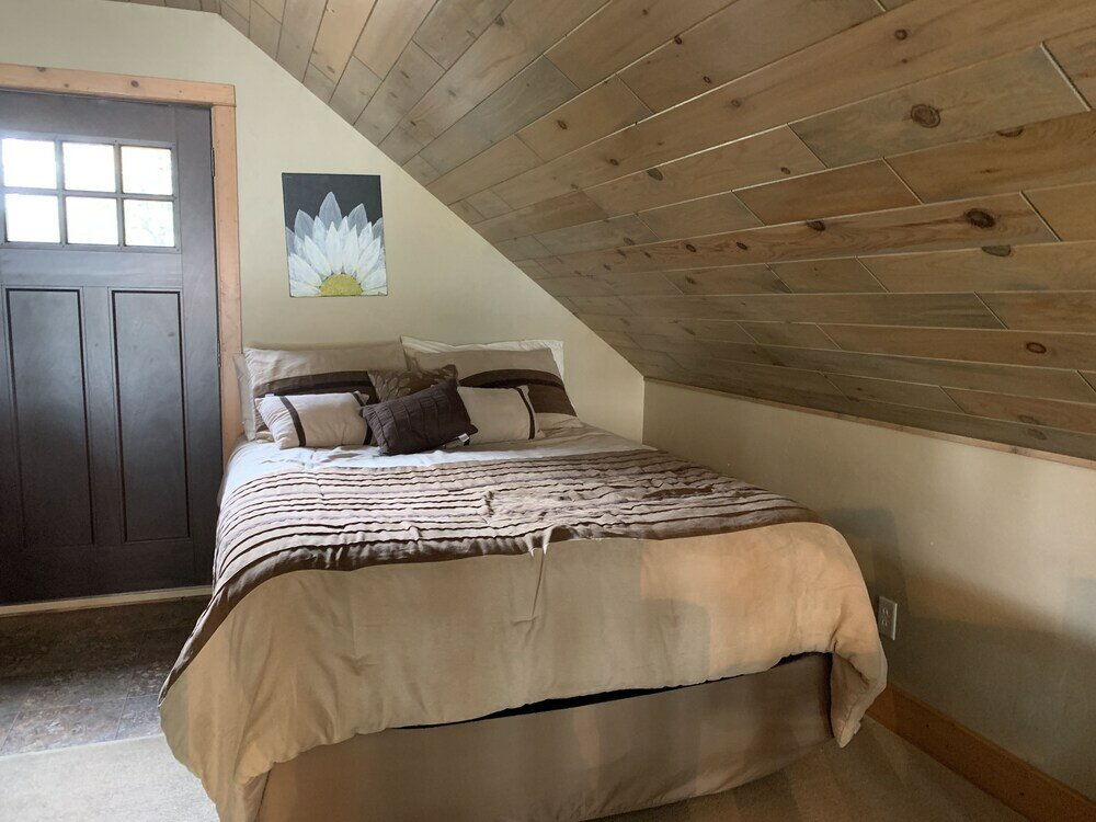 Фото Mitten Lake Hideaway