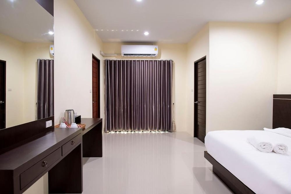 Фото Thip Thip Hotel