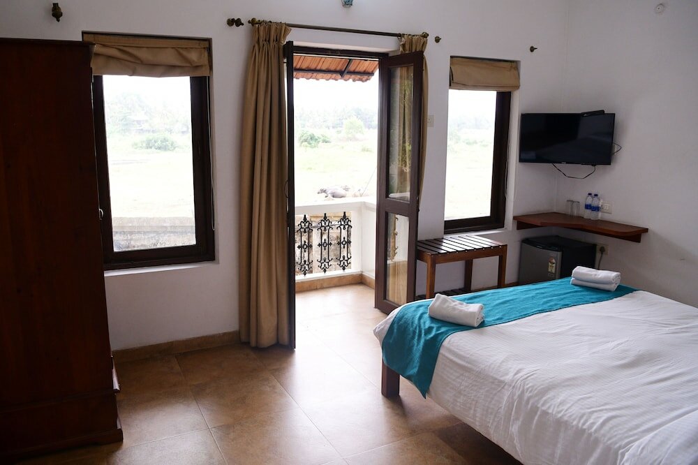 Фото White Square Nirvana, Parra