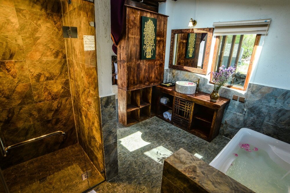 Фото Shangri La E Outfitting Boutique Hotel