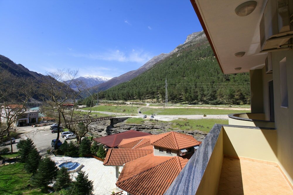 Фото Hotel Gryka e Kelcyres