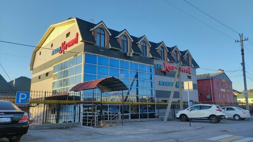 Ерлер мен әйелдердің жалаңаш дене бөліктерінің суреттері