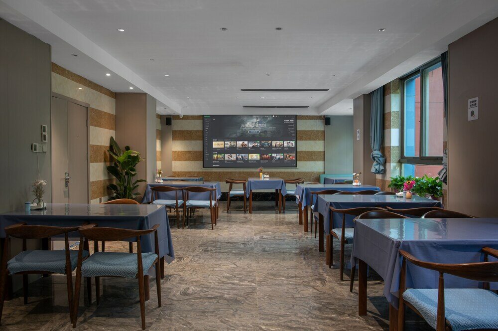 Фото Yiwu Manting City Hotel