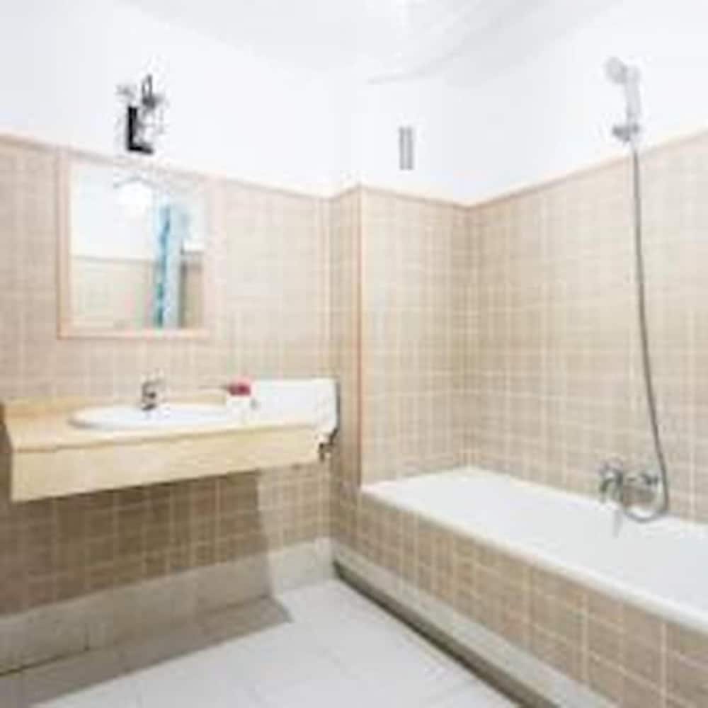 Фото Hotel Marqués de Torresoto by Vivere Stays