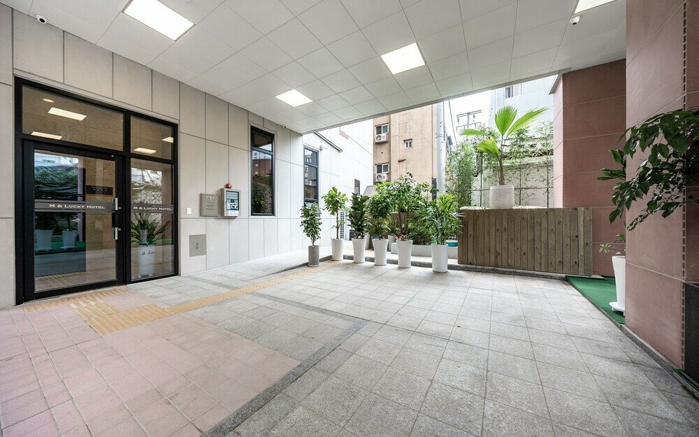 Фото M&Lucky Hotel