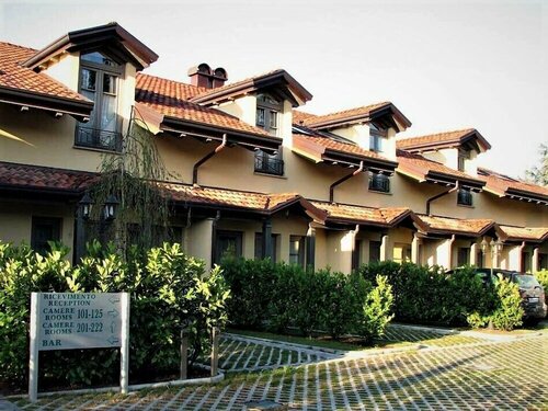 Внешний вид отеля Hotel Malpensa Inn в Лонате-Поццоле, фото 2