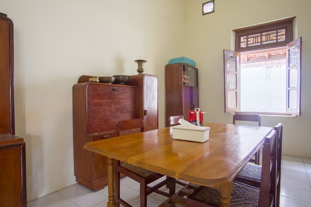 Фото RedDoorz @ Letjend S. Parman Pacitan